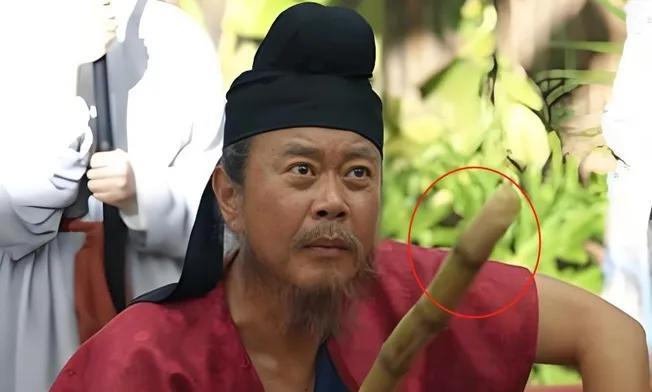 冯嘉怡，听点劝吧
能不能不要再拍戏了
我真的看不下去了，你拍的戏拍的真是
太会玩