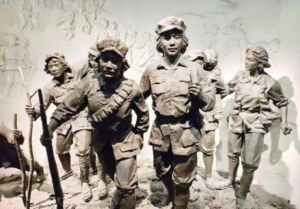 1937年，20岁女红军，昏倒在地主家门前，醒后抱出一婴儿：孩子就交给你了！
