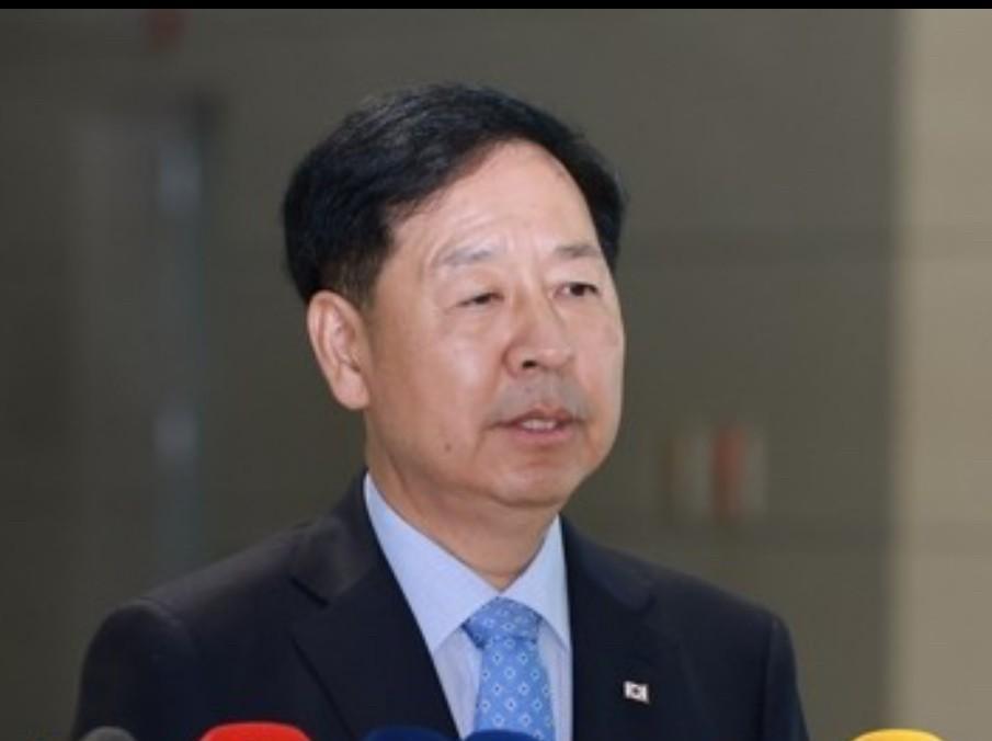 美国总统当地时间30日宣布，已与韩国达成全面贸易协议。根据协议，美国将把对韩互惠