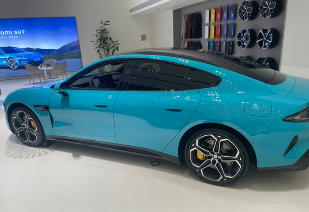 坐小米su7后排
容易晕呼呼的，大家是不是这样的感觉？
前排感觉好一点，后排体验