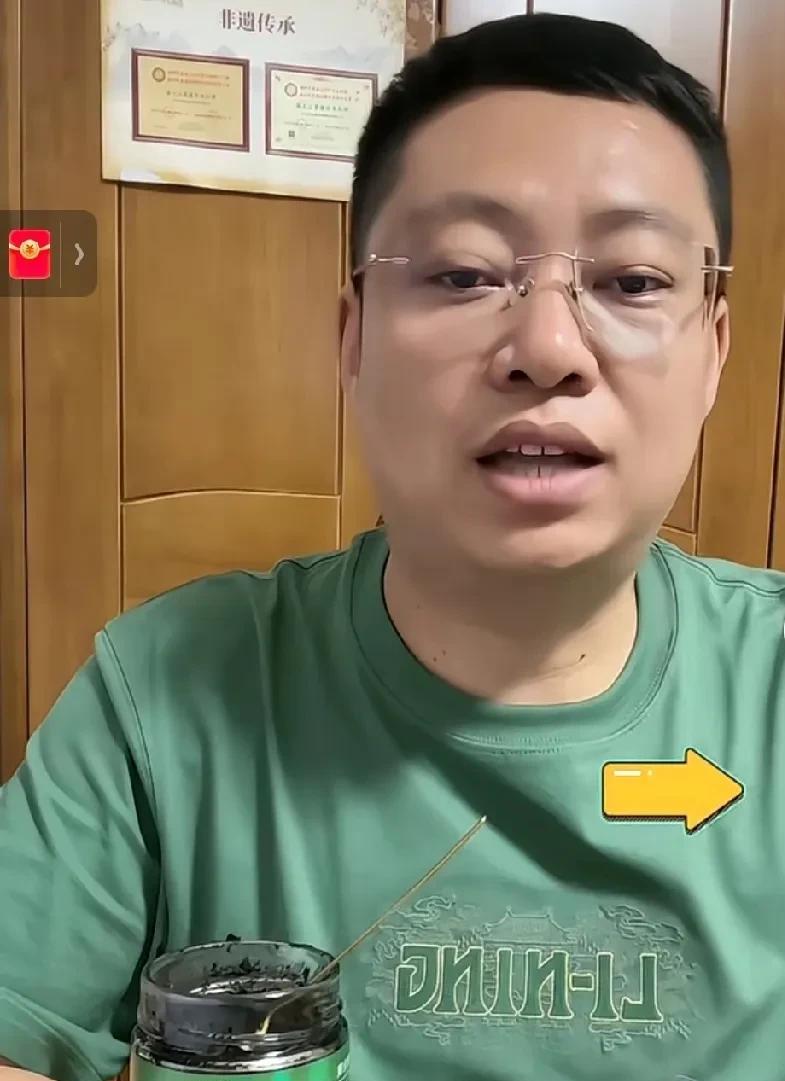 大壮昨天在直播间爆了一个大瓜。一直以来，大家都觉得王百万好吃懒做，还撒谎骗人，老