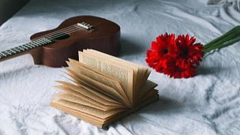 影视IP改编合作中何种情形会产生著作权许可使用与委托创作的叠加认定？