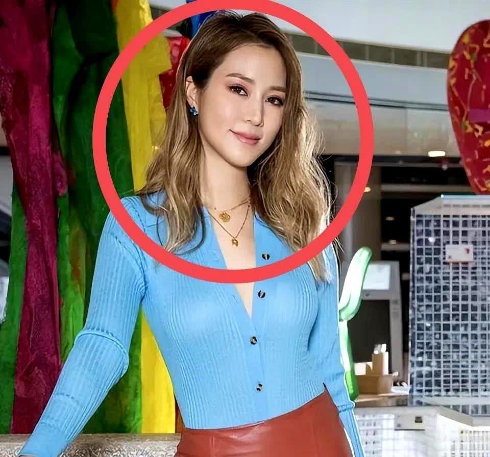 徐子淇太聪明了！

她嫁入李家，不是因为李家诚太帅，也不是因为2000亿的家