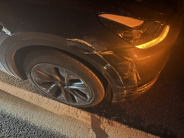 珍爱生命，远离网约车
倒了血霉，新车刚提车没几天，牌照还没到手，变道途中被后方网