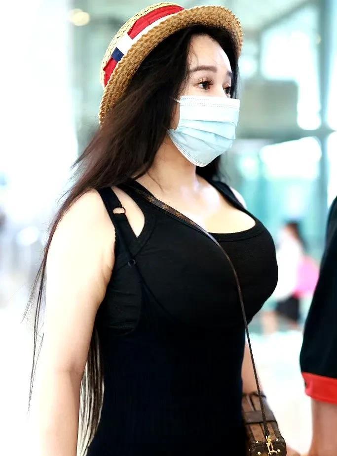冉莹颖：我不是败家女！
邹市明：我和冉莹颖共进退！
冉莹颖：对我的批评是对明哥的