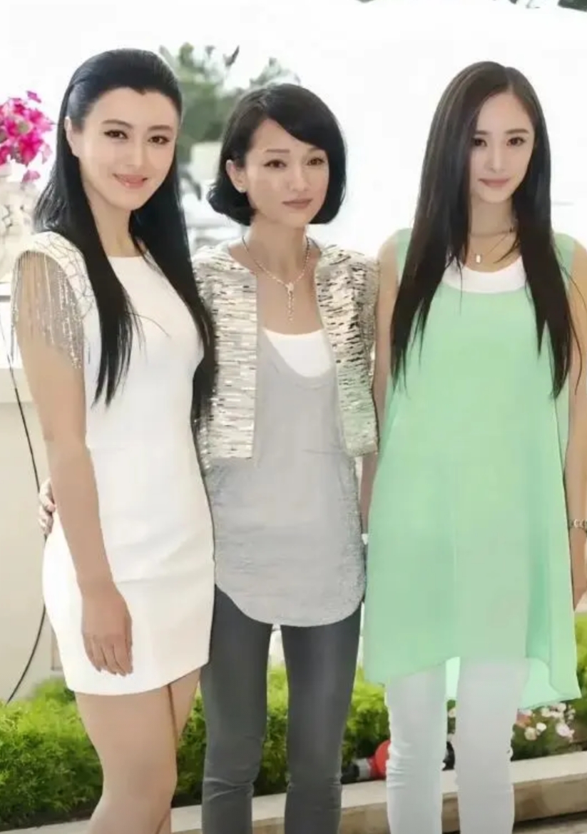 天哪，有人说杨幂再漂亮，不如左边女孩漂亮天哪，有人说杨幂再漂亮，不如左边的女孩漂