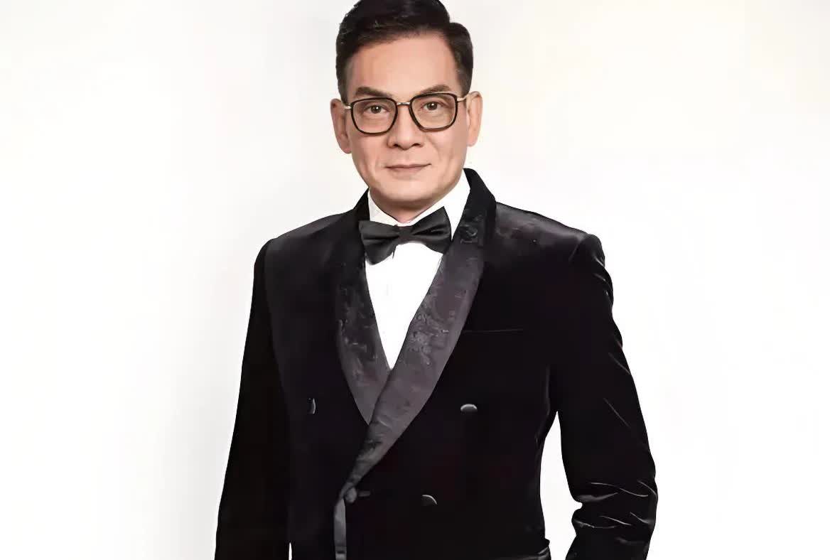 李国麟一觉睡醒收到2个消息 

一个是坏消息，另一个也是坏消息 

第一