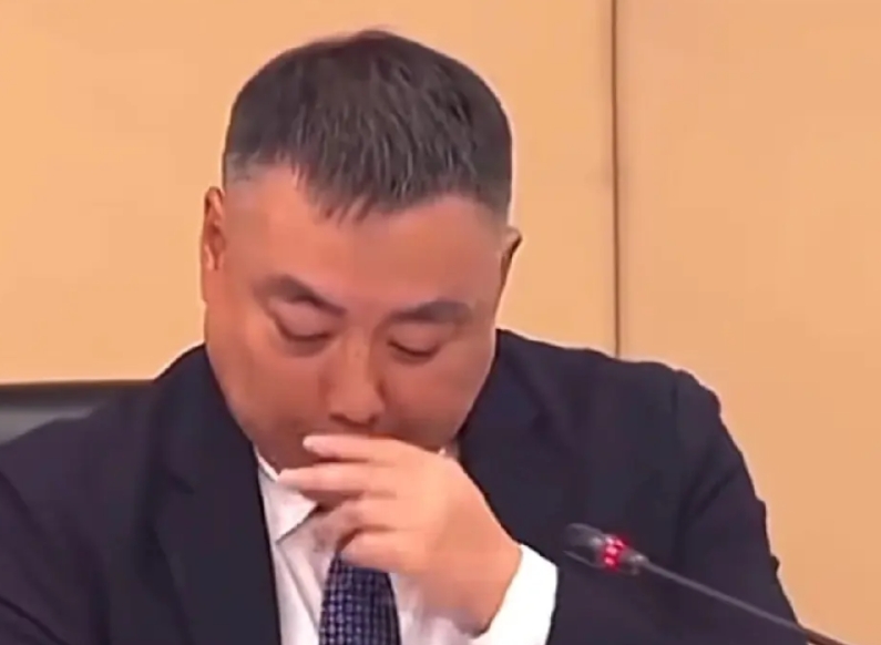 国乒队伍青黄不接谁的责任？

请问王励勤前任三个问题：

第一个，两届奥运周期，