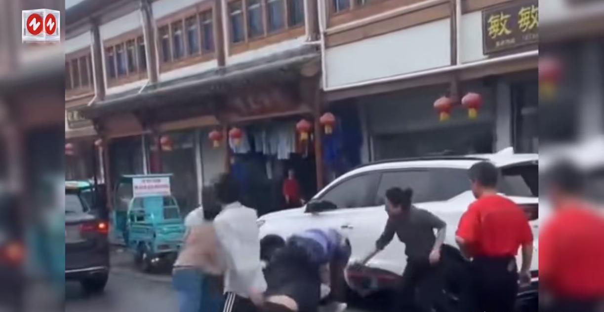 “严查到底！”



端午节假日，来自江苏镇江的蔡先生一家驱车三百余公里，来到安