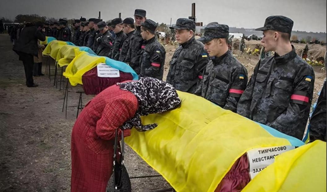 /如果乌克兰泽连斯基继续拒收战亡军人遗体，俄方咋办？
这事儿现在挺棘手的，不光泽