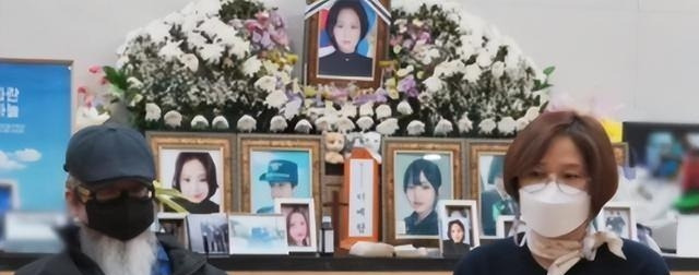 韩国女飞行员自杀真相











一个韩国女飞行员，结婚当天自杀，留下