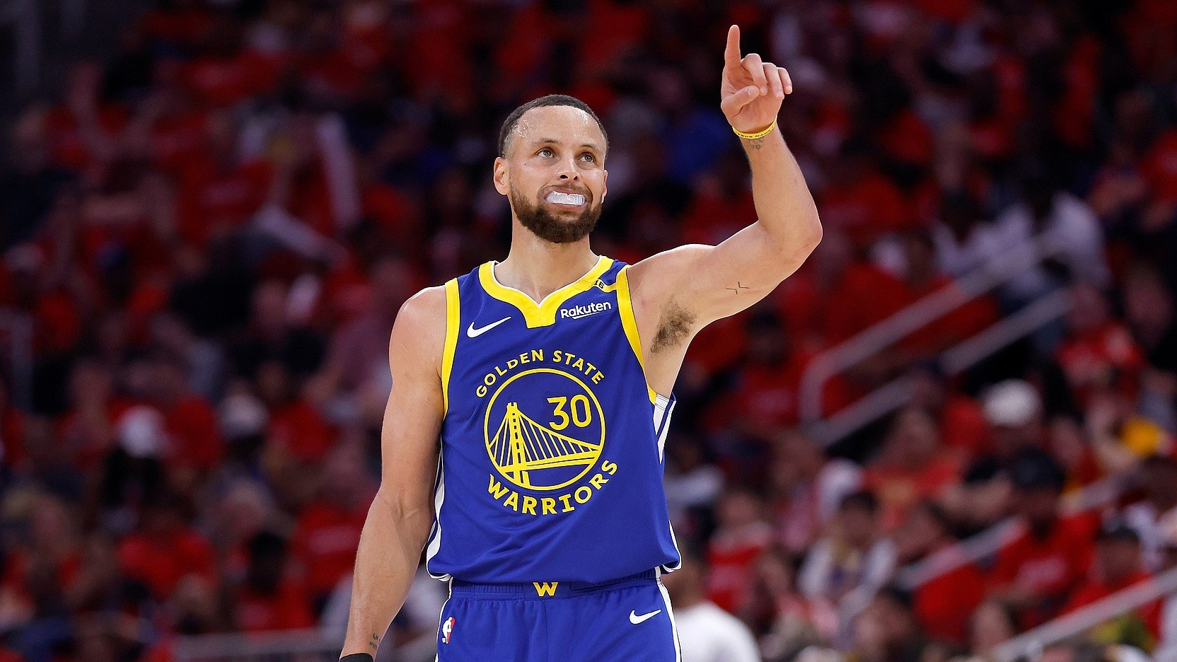 轻取13连胜！再这么打下去，库里的历史第一就保不住了！