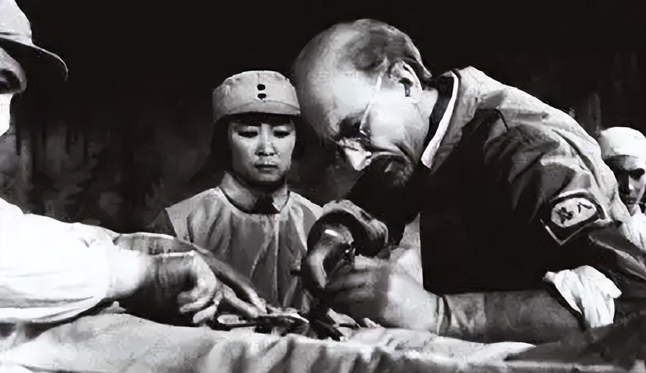 1939年，白求恩弥留之际向聂荣臻提出要求：请给我的前妻拨一笔钱
1939年那会