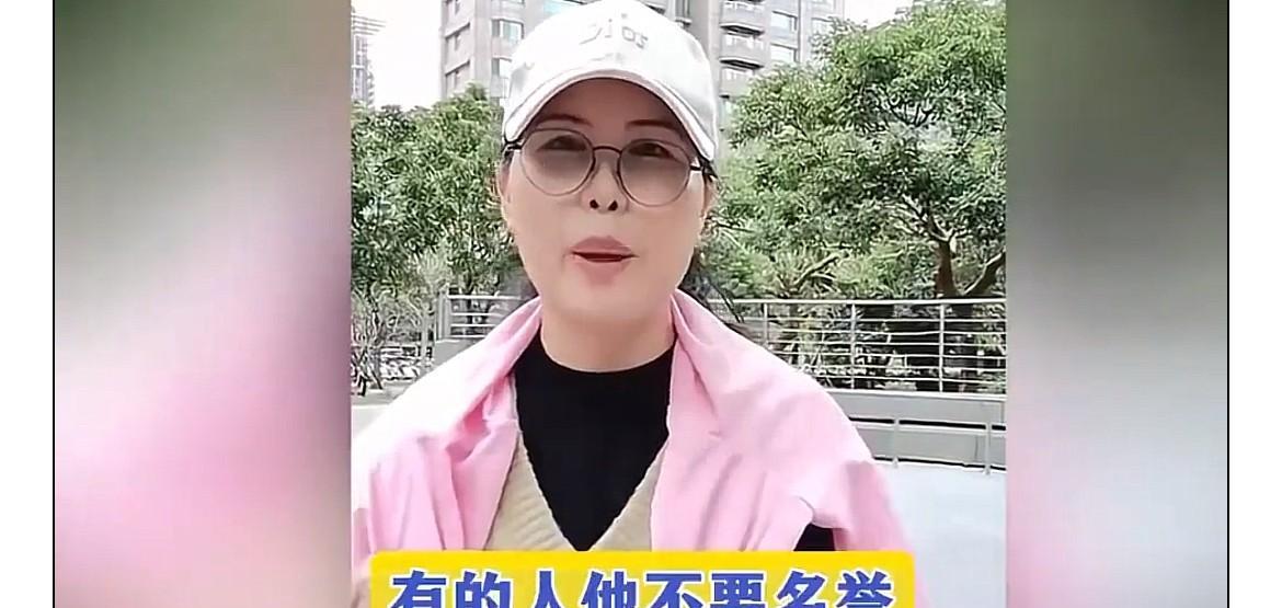 小杨阿姨说谎了！
小杨阿姨曾经说过，周围的人都对她特别好，要是不好的话，她也不会