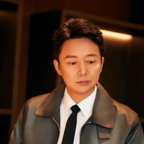 关于演员刘奕君的六条相关信息：
1、刘奕君，1970年出生于陕西省西安市，毕业于