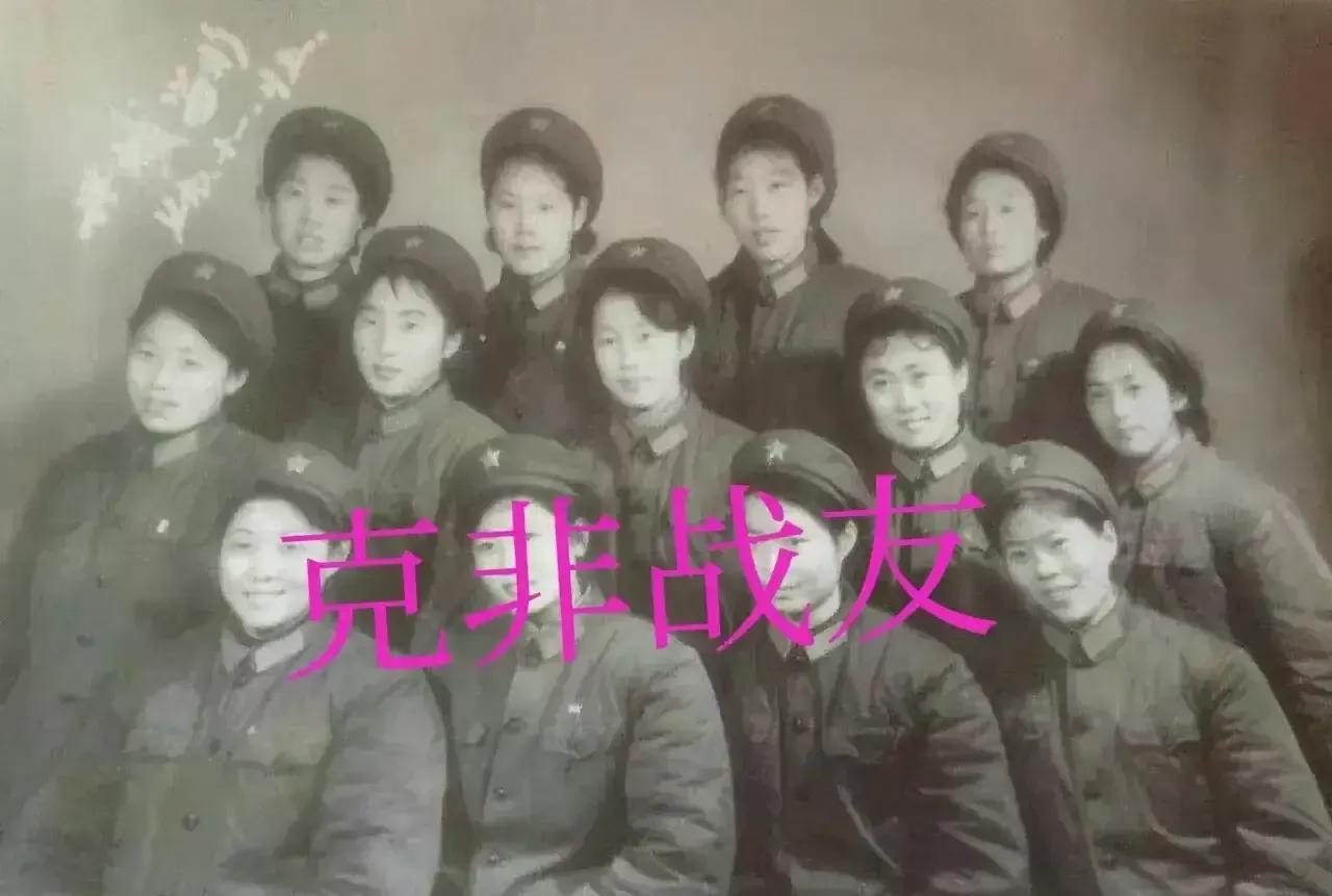40多年前部队条件不好，记忆里战士们半个月才能洗一次澡。女军医朱红来到俺们三营卫