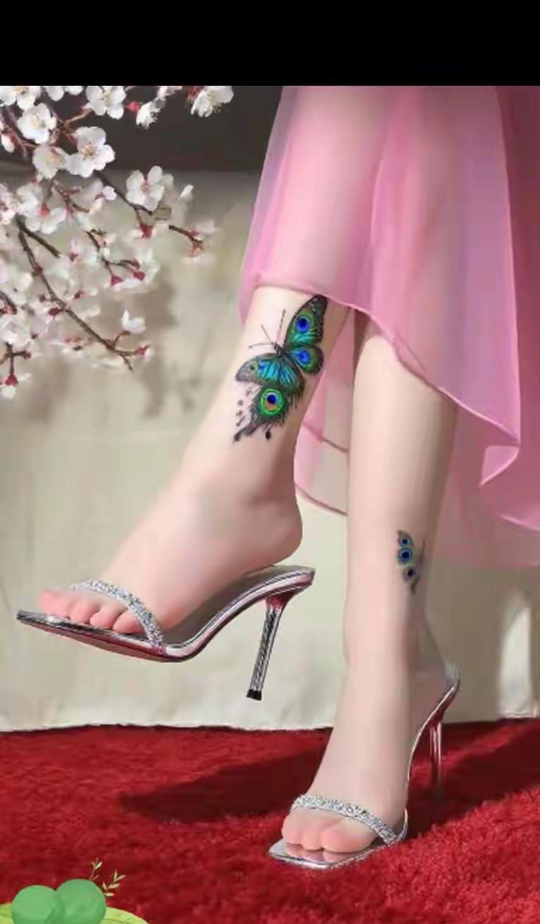 纹身的女子未必都是坏女人
但好女人绝对不纹身
#女生纹身图片# #纹身女生# #