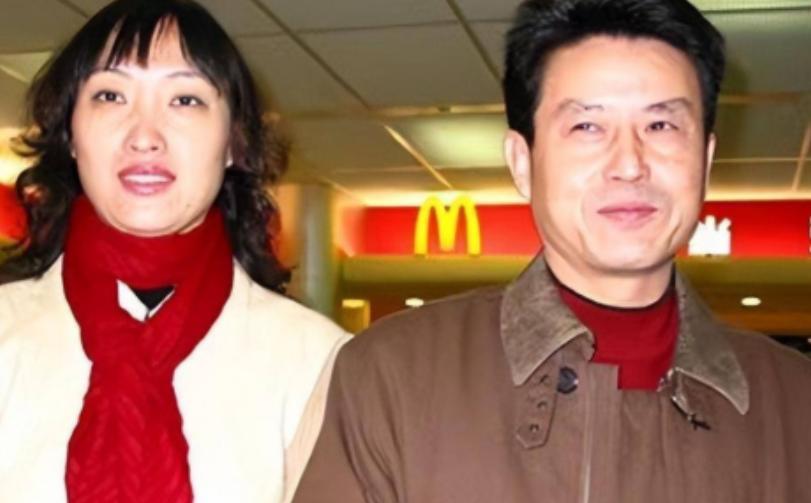 1992年陈忠和的第一任妻子因背包带勾住了火车，而被卷入火车下不幸而亡。3年后，