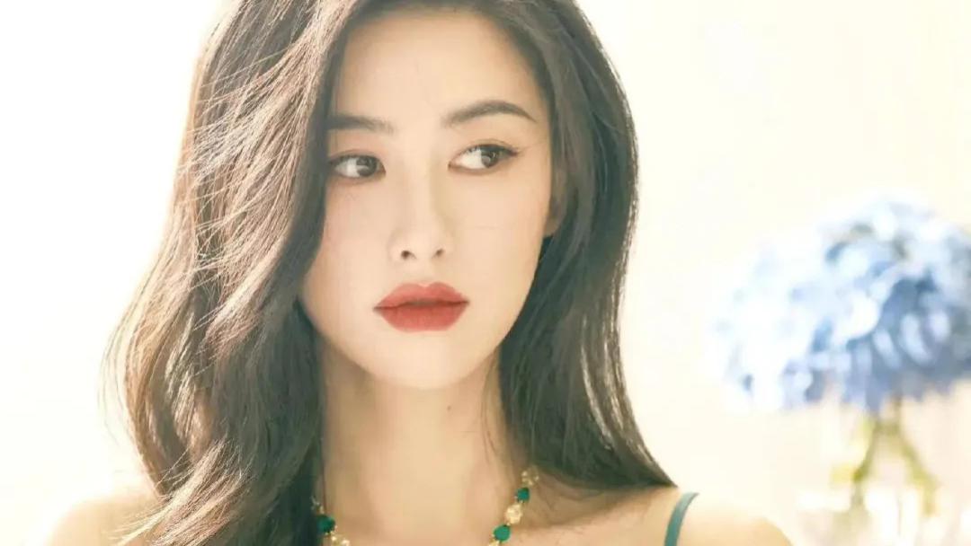 表面是歌手演员，实际背景通天，这4位明星最不怕的就是潜规则