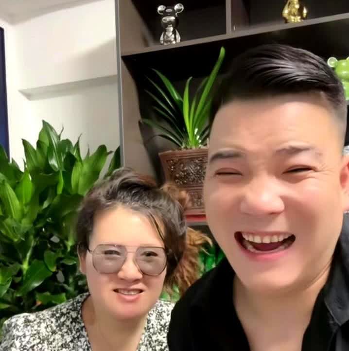 西安大网红刘增怂和佳慧的关系现在也是非常好！
他们两人年龄相仿，并且都是西安地