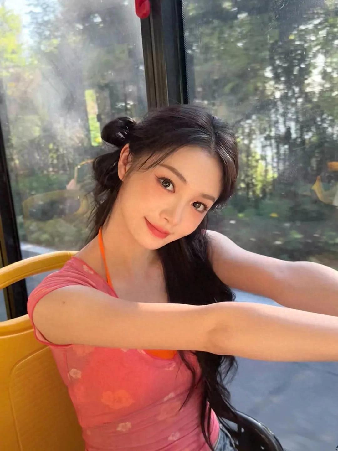 周洁琼特别明媚特别宠粉的女鹅 ​​​