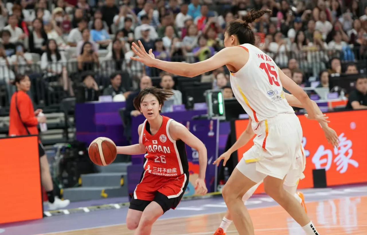 日本女篮这19岁后卫田中心，什么来头，首节独得21分，难怪外教不带町田瑠唯，田中