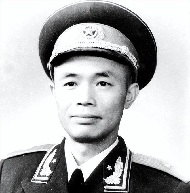 钟伟将军为什么能打胜仗？他在去世前给儿子说了三个秘诀。
哪三个秘诀呢？
钟伟去世
