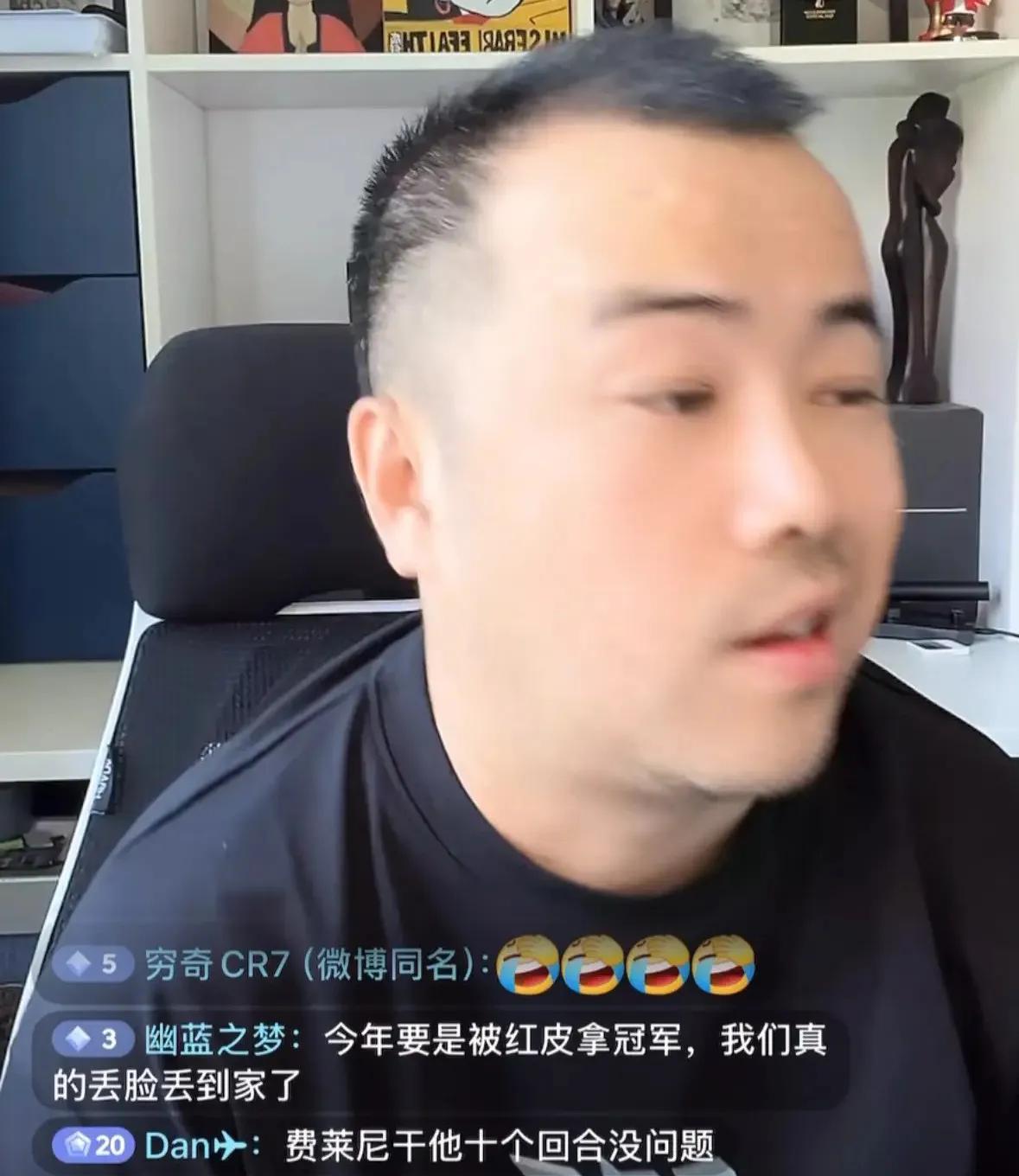 媒体人徐江：莱昂纳多因号召大家不要给费莱尼传球。被泰山队更衣室孤立了，所以不得不
