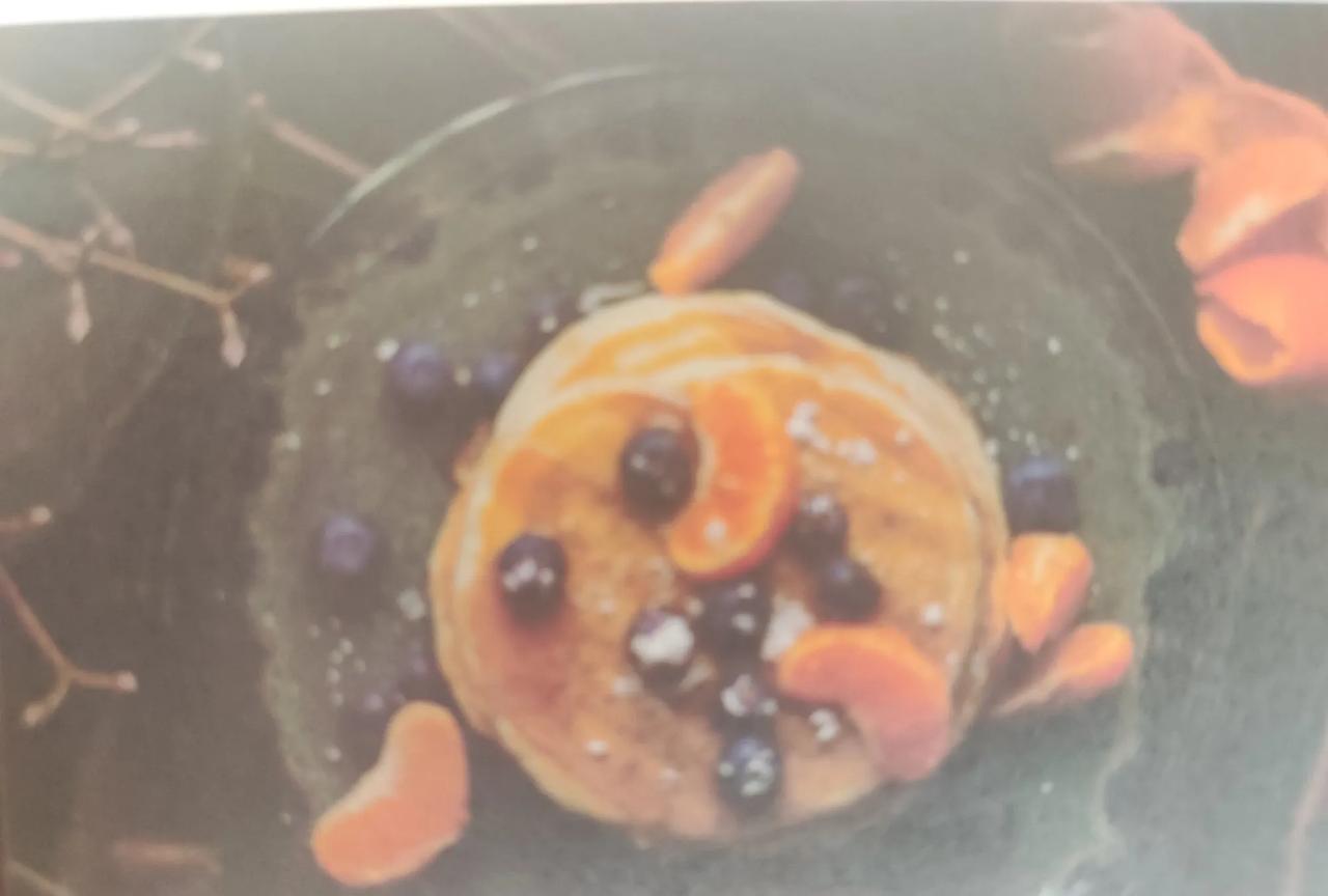 #分享城市新鲜事#
缀满了小小的花苞
娇怯怯的好像在那里等候着天的吩咐
颜色似乎