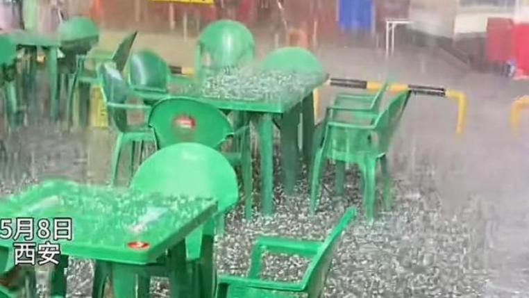 不知道天灾还是人祸，西安迎来大雨之前突遭冰雹突袭，损失惨重