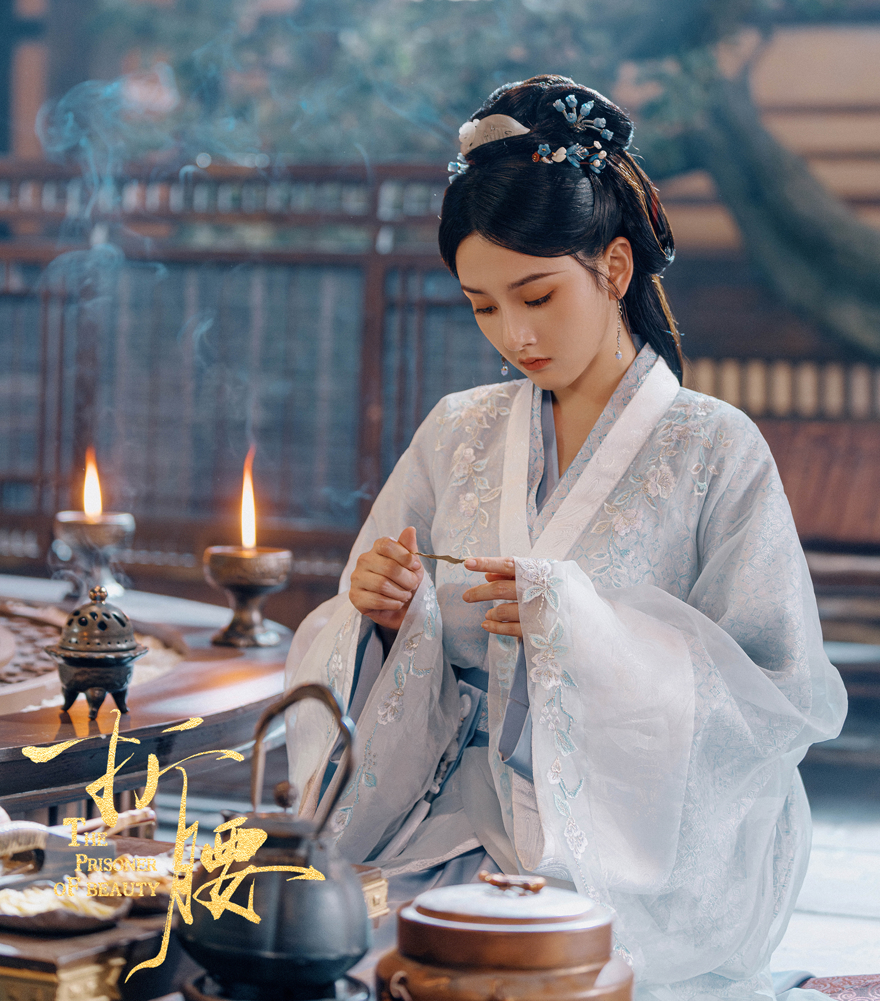 5月13日一个平平无奇的星期三，竟然有三部大剧官宣定档。
翘首以盼又命运多舛的的