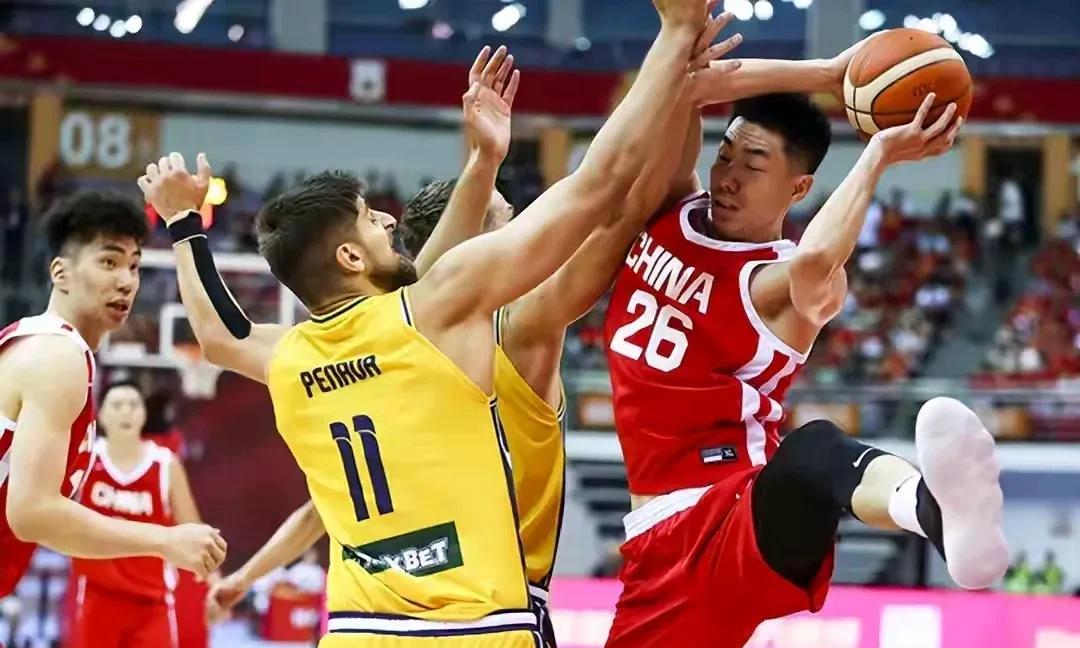 昨晚，中国男篮以75：72险胜波黑男篮，取得热身赛4连胜，成绩可喜可贺，但也要认