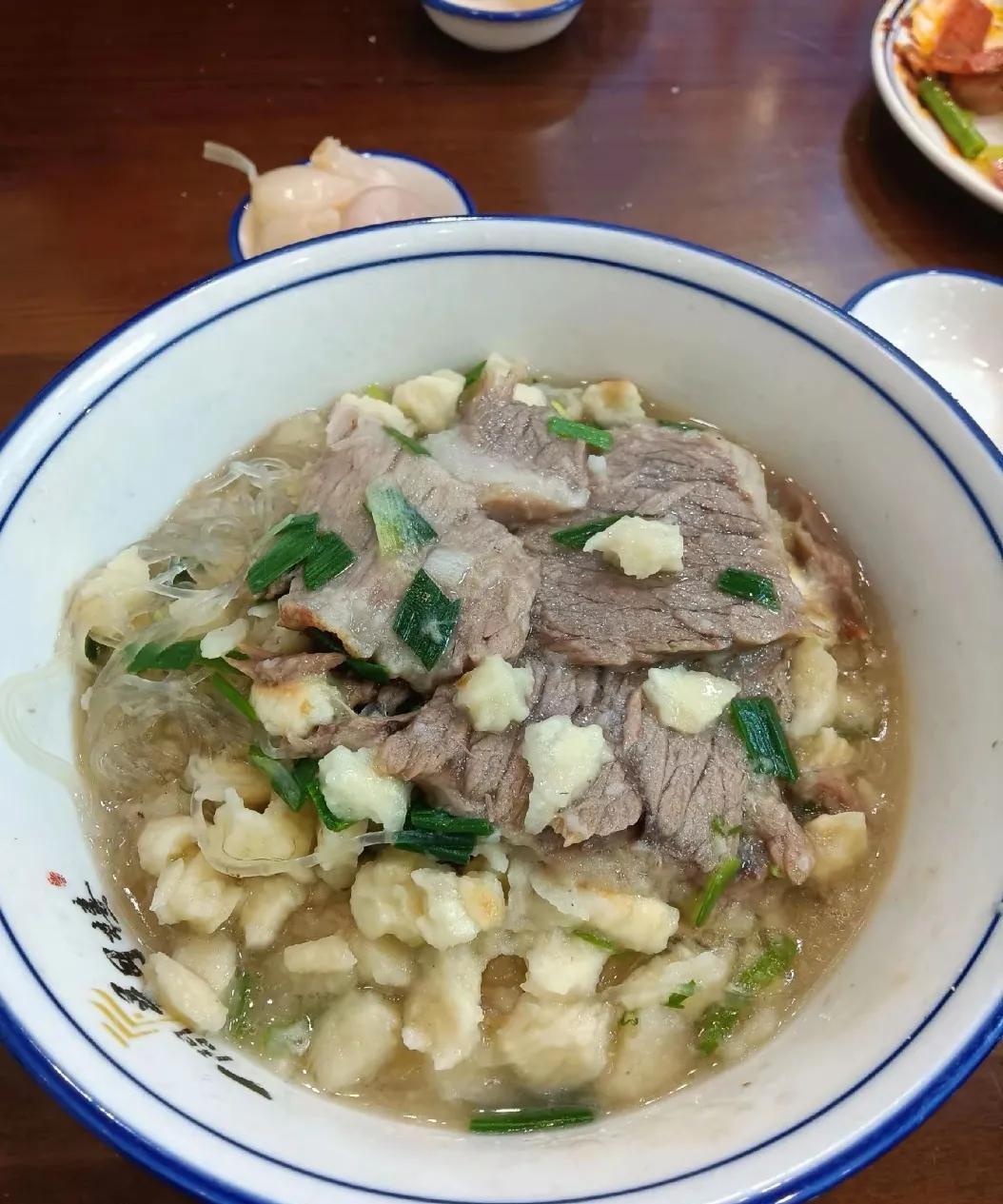 伙计们，都吃了么？
吃过西安羊肉泡馍的就不要过来凑热闹了，今天给没有吃过西安羊肉