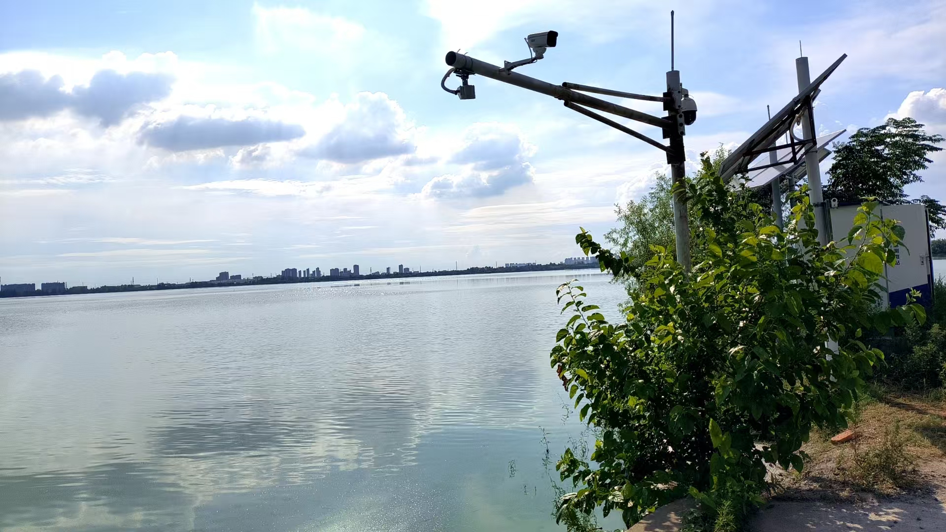 水位流速和流量测量系统（雷达波测流）