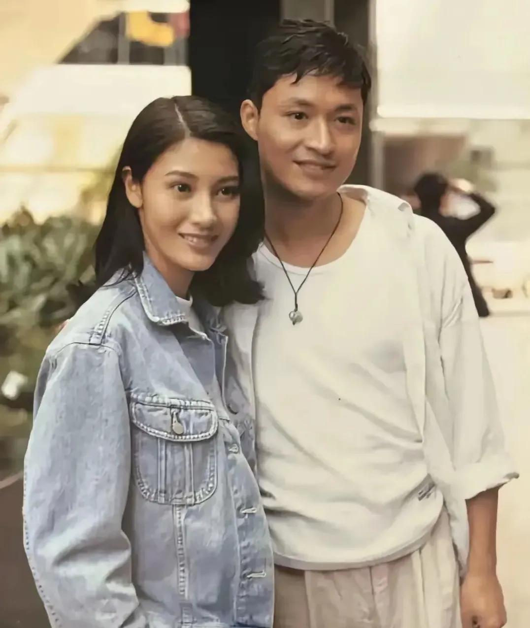 马景涛，曾是琼瑶剧的御用男一号，他与李嘉欣有过合作，但没有感情纠葛，反正我没有听