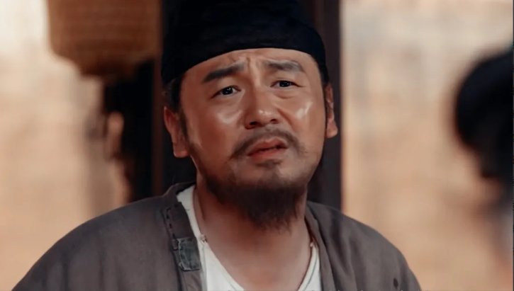 《长安的荔枝》：李善德为啥不是职场里的牛马？

李善德当不了牛马，是因为他对花花