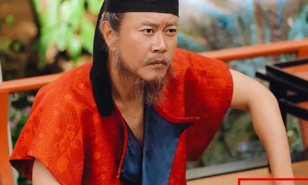 《长安的荔枝》你身边最亲近的人，可能恰恰是最危险的人。
阿弥塔的义父，
竟然是杀