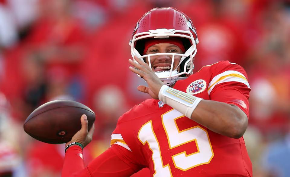 #橄榄球#
美国国家橄榄球联盟（NFL）超级碗冠军球员帕特里克·马霍姆斯和特拉维