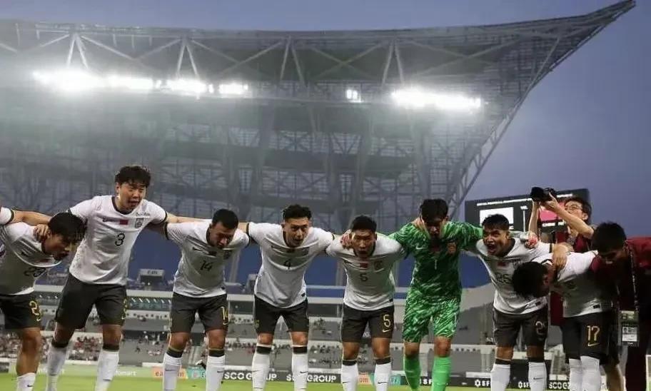 国足19岁锋线小将伤缺，战日本少输当赢，别垫底就行！
东亚杯国足对阵日本，球迷对
