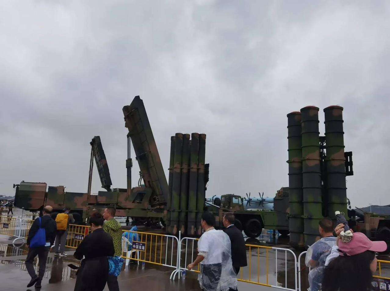 伊朗应该买我们的红旗十九吧！以色列害怕吧！
红旗九B只是中程反导系统，最多四百公