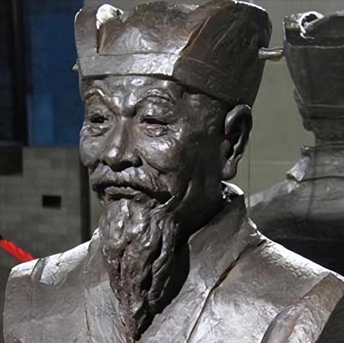 1420年，紫禁城即将完工，作门槛的木材被木匠锯短了一寸，由于无法更换木材，21