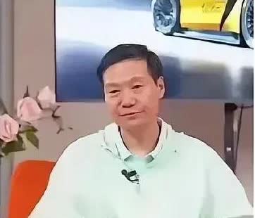 雷军是善良的，否则他不会说不会回避问题，不会以肉眼可见的速度衰老。希望雷军不要因