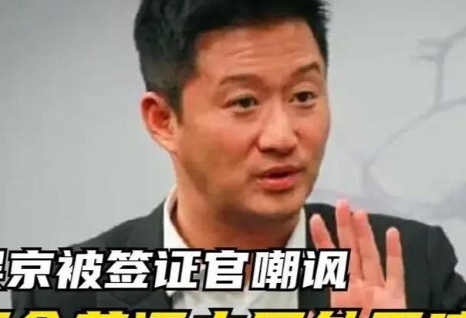 一次，世界冠军李小鹏带妻子李安琪，上综艺节目，李安琪全程飚英语，吴京看不下去：“