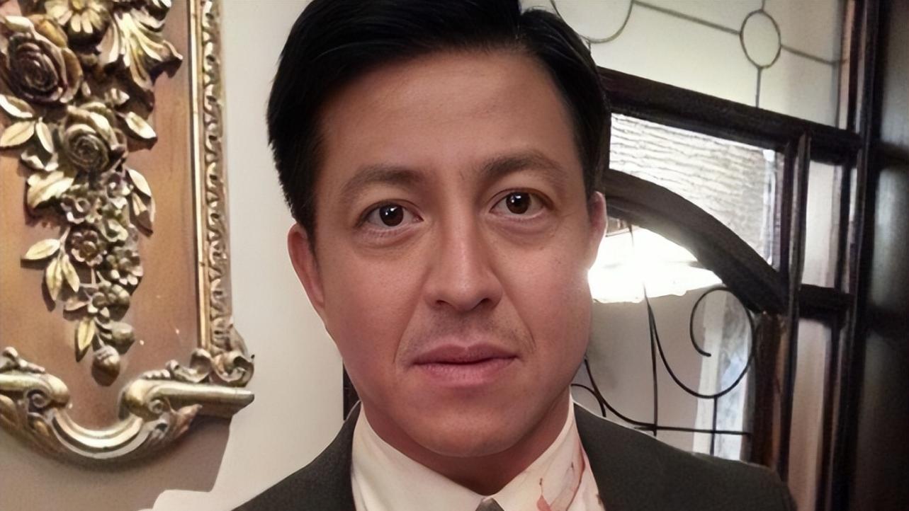 曝58岁TVB演员吃软饭、欠债不还，被当街贴大字报，本人沉默拒回应