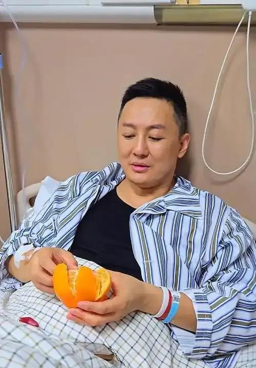 近日，知名主持人程成住院治疗的消息令人痛心。据知情人透露病情细节，情况似乎不容乐