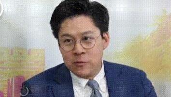 霍启刚两会谈妻子郭晶晶一脸幸福，分享恋爱细节，观众都听笑了！
