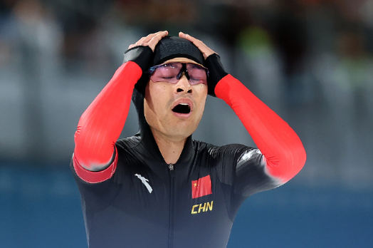 米兰冬奥会速度滑冰男子1000米，中国选手宁忠岩1分07秒34获得一枚铜牌，创造