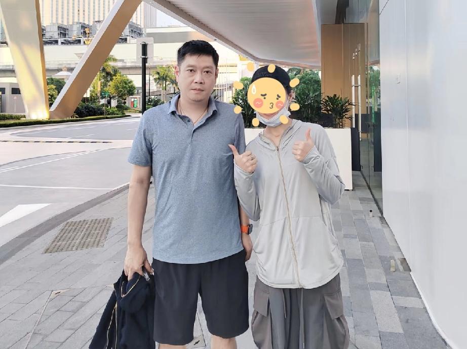 coco 与粉丝新的合照！
coco 到达澳门被粉丝遇到了，居然还要到了合照！