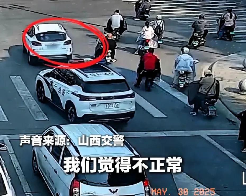 “这年头还有如此大胆的人，真是佩服！”近日，山西长治交警，在大街上看到，有山西太