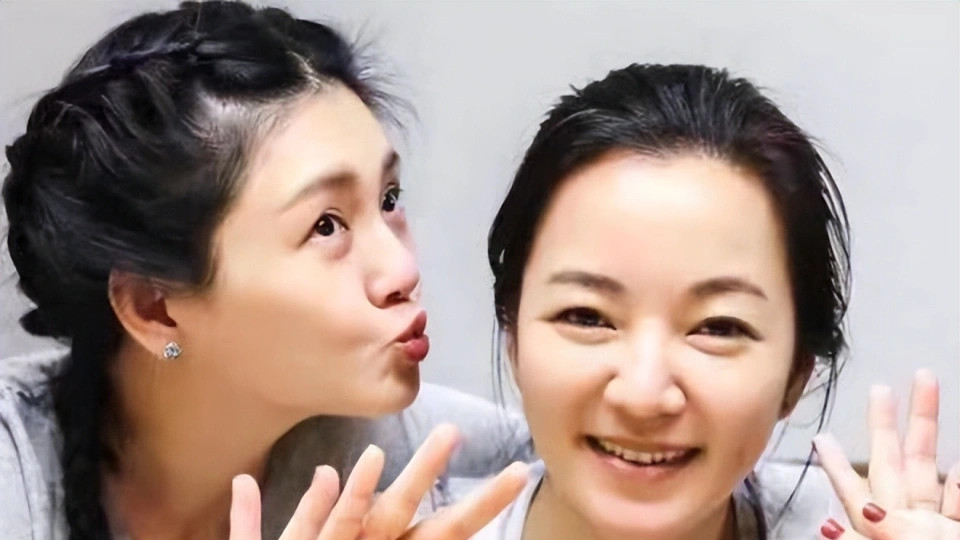 🌸泪崩！阿雅深夜发爱心悼念大S：30年姐妹情碎成玻璃渣，华冈七仙女集体BE？
